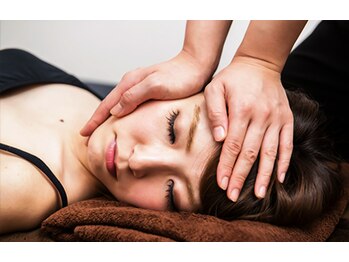 エメリリアビゼ 麻布十番(Aimerlilia bisser)/当店自慢の小顔矯正☆