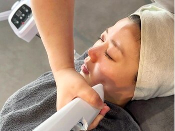 ミトノウ(MITONOU)の写真/次世代の幹細胞導入ケア【深層潤いチャージ】高圧ジェットで美容成分を肌奥まで。乾燥/小ジワ/毛穴悩み改善