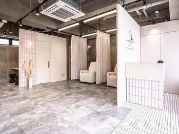 エイト アイラッシュ 沖縄北谷店(eight eyelash)の写真/《北谷アラハビーチすぐ》華やかさ重視の方必見！写真映えする束感まつ毛をGET！