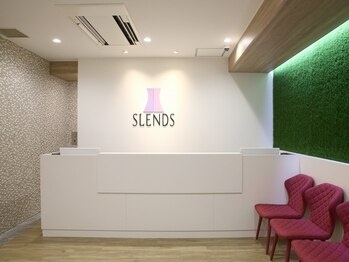 スレンズ 梅田店(SLENDS)(大阪府大阪市北区)