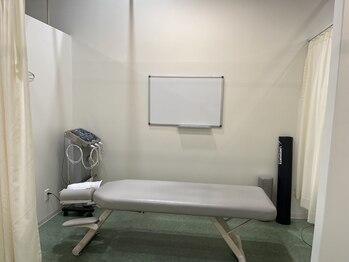 鳴門坂口鍼灸整骨院/施術ベッド