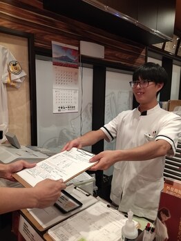 浦安整骨院/笑顔での対応