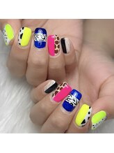 モモ(Momo)/カラフル×アニマル柄ネイル