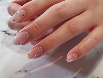 ホワイトグラデーションネイル