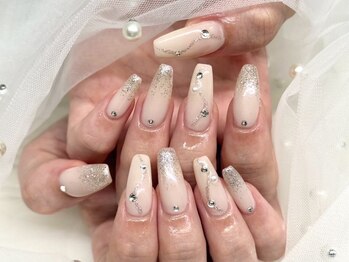 テディプラス(Teddy+)の写真/【新宿,ネイル】映える華やかデザイン★トレンド×豊富なパーツで理想を形に!パラジェル対応◎