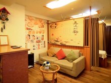 ボディケアアンドリフレクソロジー リラックスセンター(Relax Center)の雰囲気（間接照明で清潔感のある暖かみ店内。五反田駅徒歩30秒）