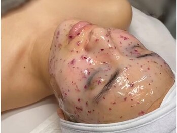 キレナル(KIRENAL)の写真/韓国に行かなくても同じ施術が受けられる♪韓国最新肌管理メニューでお肌の深部まで集中アプローチ！