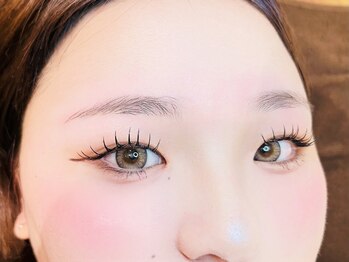 もあもあ(MoaMoa)/流れる目尻のラインのエクステ