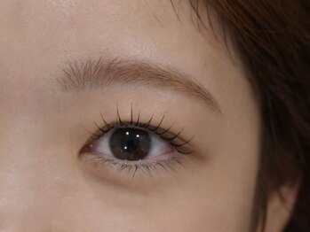 Lita. アイブロウ専門店 眉毛×まつげパーマ【リタ】の写真/作り込みすぎず本来の美しさを引き出し、ナチュラルだけど洗練された、こだわりの目元をデザインします。