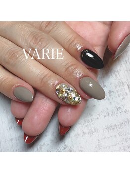 ヴァリエ(VARIE)/ルブタンネイル
