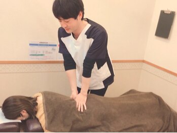 おおいし整骨院/肩こりの原因が腰にあることも..