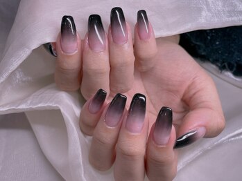 エムズ ネイルサロン(M2)/ブラックグラデーション