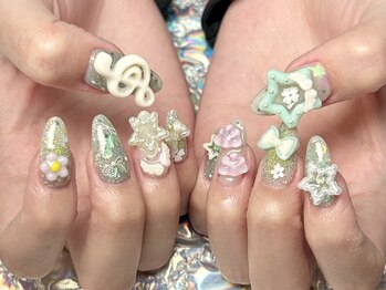 ギンガギンガ(gingaginga)の写真/キラキラな個性派ネイルが叶う♪豊富なパーツで指先を彩るつけ放題◎あなただけの輝きを指先に!
