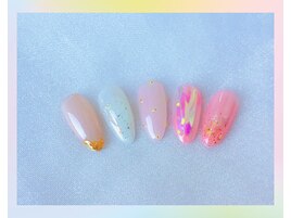 綺麗可愛いオーロラネイル