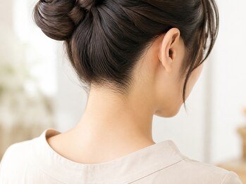 エステティック レイビス 川崎店(RAYVIS)の写真/アップヘアに自信♪自分では難しいうなじを、シェービング+脱毛で丁寧にケア
