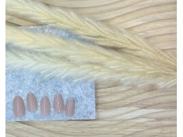 7300円プチストーンネイル