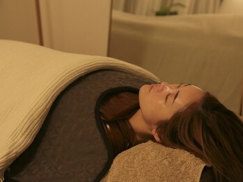 ラル(Rall.)/遠赤外線マットで深部まで温め