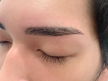 ユニルーム(uni room)の写真/《美眉★アイブロウWAX初回¥4500》話題の眉毛スタイリング導入店!!眉毛のお悩み解決!!まつ毛で顔の印象UP◎