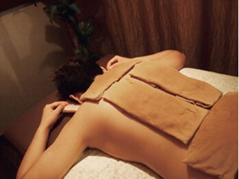 銀座足庵 六本木店/背部生姜温熱法