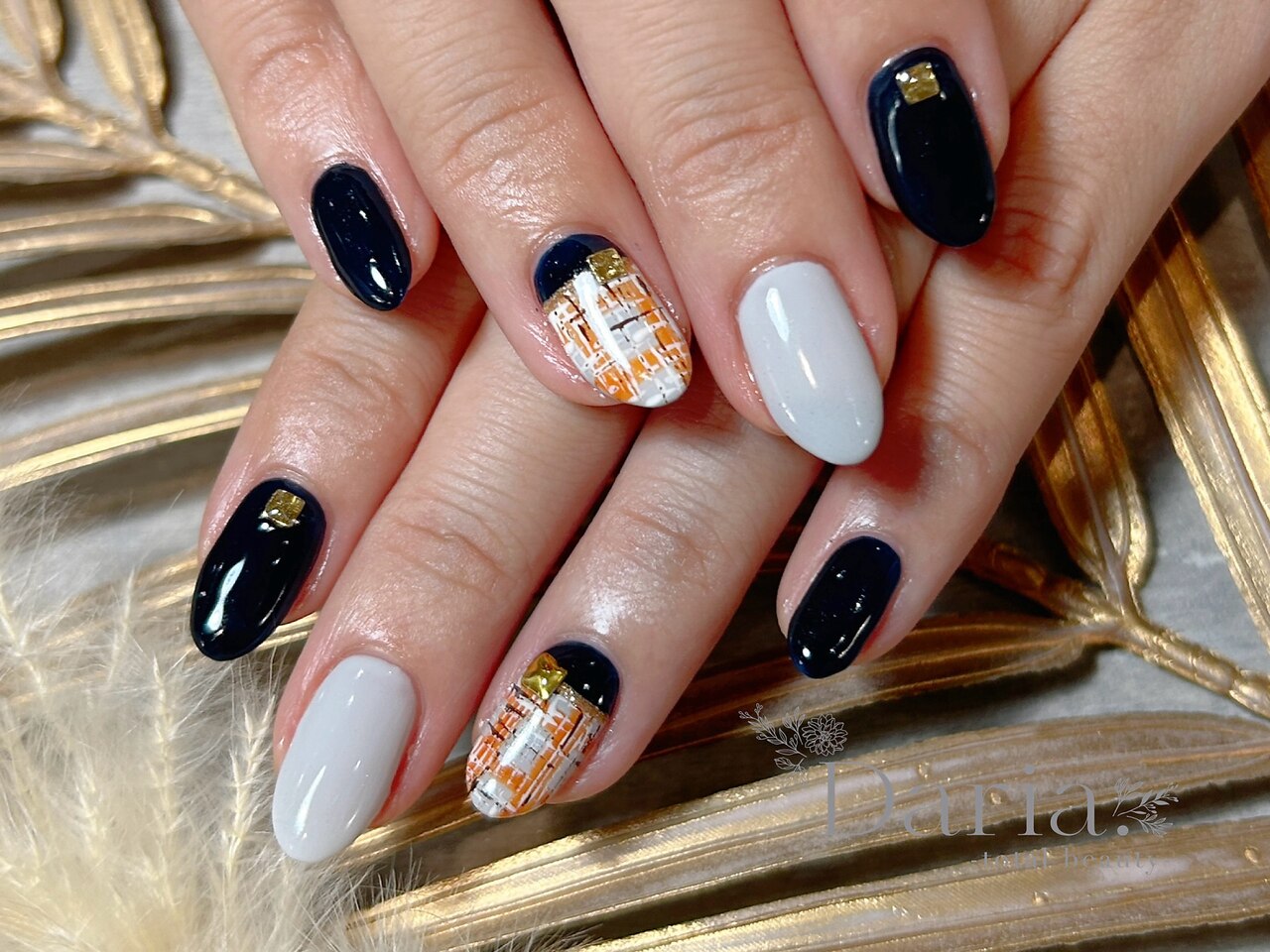 2025年-2026年冬トレンド】カジュアル ツイードのネイルデザイン集