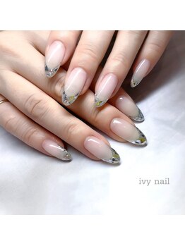 アイビーネイル(ivy-nail)/白×シルバー　ガラスフレンチ♪