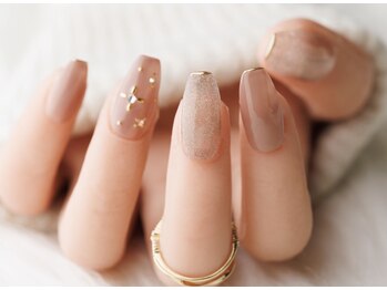 大人のビジューネイル