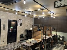 マイスタンネイル(MY STAN NAIL)の雰囲気（5カ所から流れるBGMとネイリストとの会話をお楽しみください。）