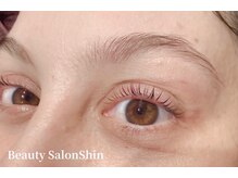 シン(Shin)/【うる艶まつ毛パーマ】