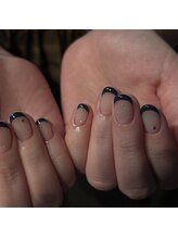 ブランシュ(Blanche)/ネイビー色フレンチ