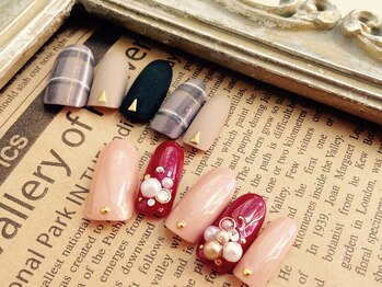 ネイルサロンアンドスクールラグマイア(Luxmaia)/