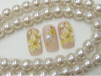ネイルサロンミキ 横浜(MIKI)/イエロー黄色パール白3D花着物
