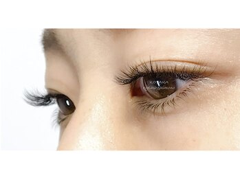 コタカ(KOTAKA)の写真/暦15年以上スタッフが丁寧な施術で理想の目元を叶える☆完全個室のプライベートサロンで御くつろぎください