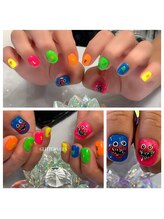 グリッターネイル(GLITTER NAILS)/痛ネイル