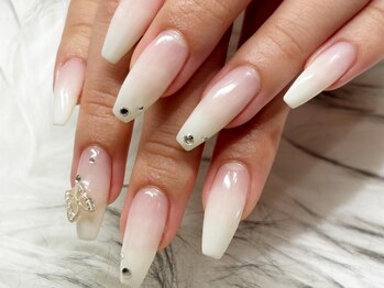 レイマハロ(Lei Mahalo)の写真/まるで自爪が伸びたような自然な印象の仕上がり☆あなたのお好みの長さやデザインでなりたいを叶える♪