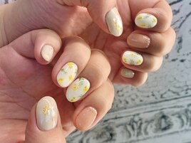 ミモザ風押し花ネイル