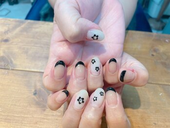 アトリエ ツメ(atelier TsuMe)/定額制/フラワーネイル/フレンチ