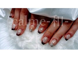 ボルドーとフレンチ輝くビジュー