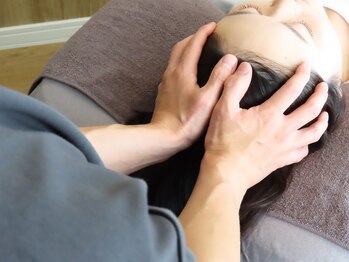 エンタ治療院の写真/コリ固まった頭をほぐしてリフレッシュ!痒い所に手が届くイタ気持ちいいツボ押し健康美容ヘッドスパ☆