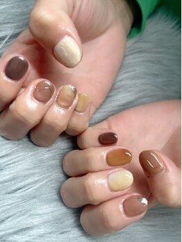 ラヴィリエ(Raviller)/【ニュアンスネイル】持ち込み