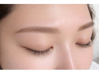 ベリスラッシュ(Bellis Lash)の写真/【お顔の印象は80%眉毛で決まる！】プロのスタイリングで好印象♪貴方に合う理想の眉に