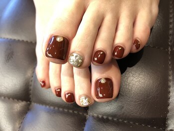 プラハネイル(+HER 美甲)/ポイントストーン