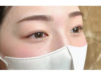 ノーラ(Noora)の写真/派手すぎない品がある褒められるまつげパーマで、上品な目元へ♪理想のナチュラルを叶えます!