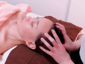 紬(TSUMUGI)の写真/今すぐどうにかしたい頭の重さに！炭酸ヘッドスパ（腕ほぐし付き）でスキマ時間に小顔に♪腕の疲れにも◎
