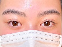 ヤナギ(yanagi)の雰囲気(生まれつきの美しい眉毛かのような、自然で品のある素顔へ。)