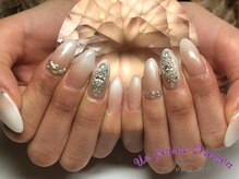 アン ジョーヌドラゴ/ホワイトグラデーション