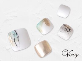 ホワイトニュアンスネイル