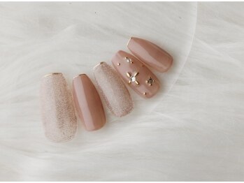 大人のビジューネイル