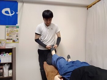 やまだ整体院/中足骨マッサージ中