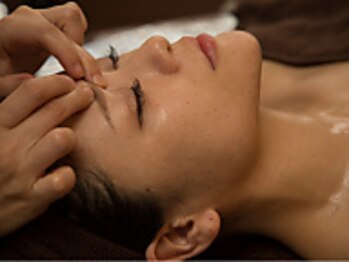 美座ノ女 梅田 淀屋橋本店/眉間ってコルのを知ってました？