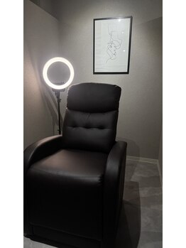 アドゥーノビューティースタジオ 鷺沼(adn)/落ち着いた店内